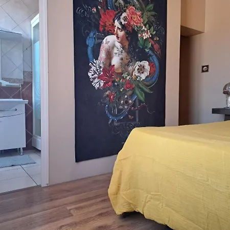 La De L'ascenseur, Cosy En Centre Avec Acces Independant *